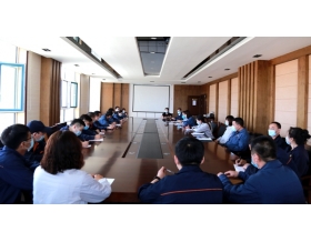 標題：發(fā)揮支部戰(zhàn)斗堡壘作用    助推企業(yè)生產(chǎn)經(jīng)營工作——華德牧草公司黨委召開新老支部交接會
瀏覽次數(shù)：3173
發(fā)表時間：2020-05-19